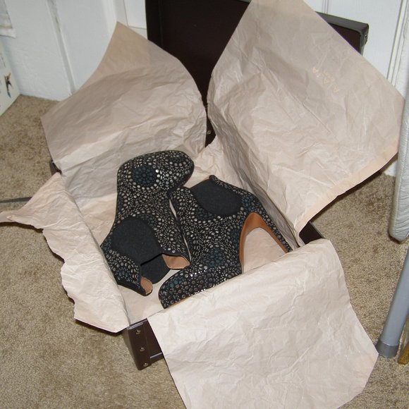 NEW w/box size 39.5/9 ALAIA platform ankle boots laser cut design - Picture 4 of 16